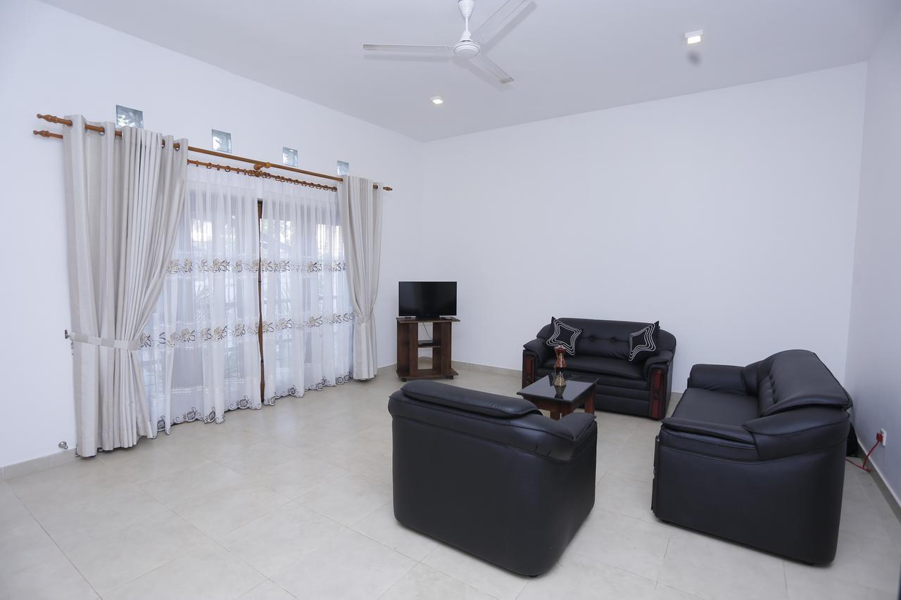 Hotel Indaura Ettukala Luaran gambar